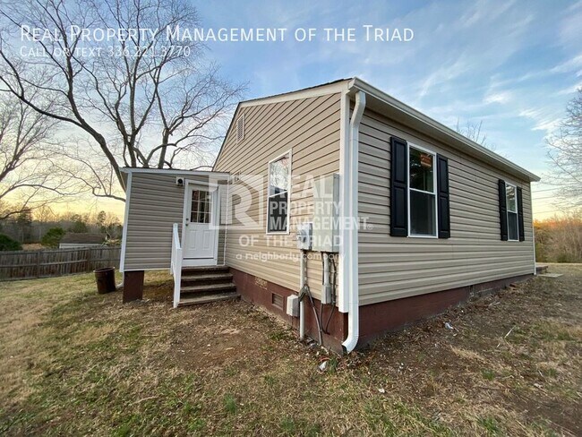 Building Photo - 294 Plemmons Rd