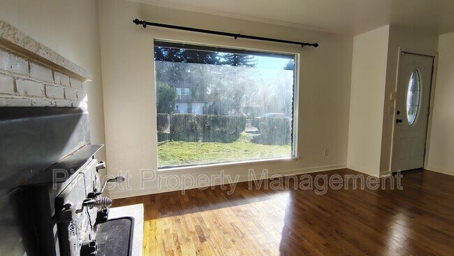 Foto del edificio - 1316 E Hope St