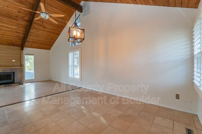 Foto del edificio - 4887 Old Post Cir