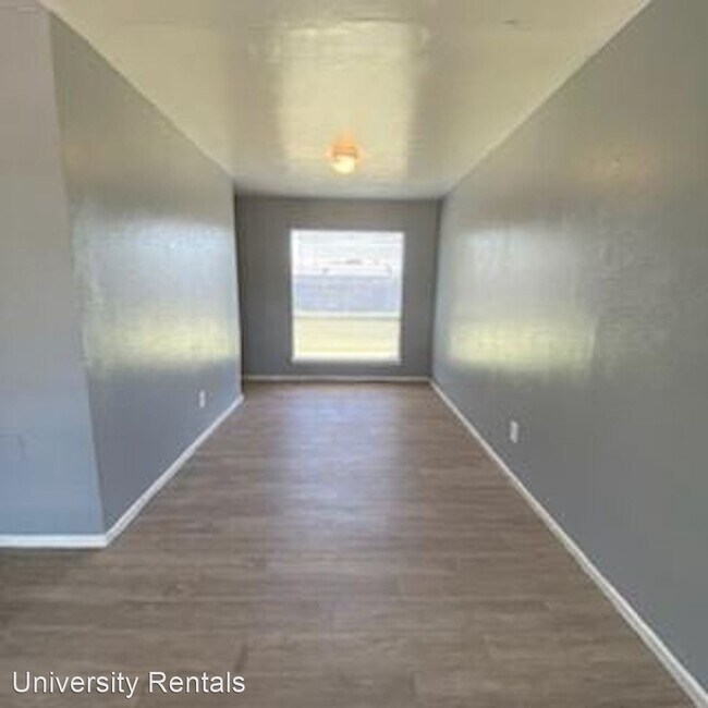 Foto del edificio - 3 br, 1 bath House - 3412 East 17th