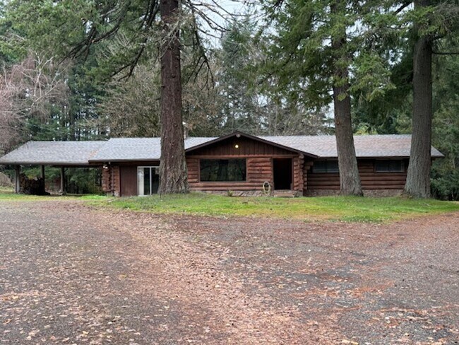 Foto del edificio - Country Living 3 Bedroom 2 Bath Newberg OR 97132