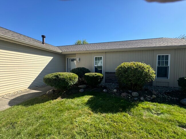 Foto del edificio - 8813 Beacon Woods Pl