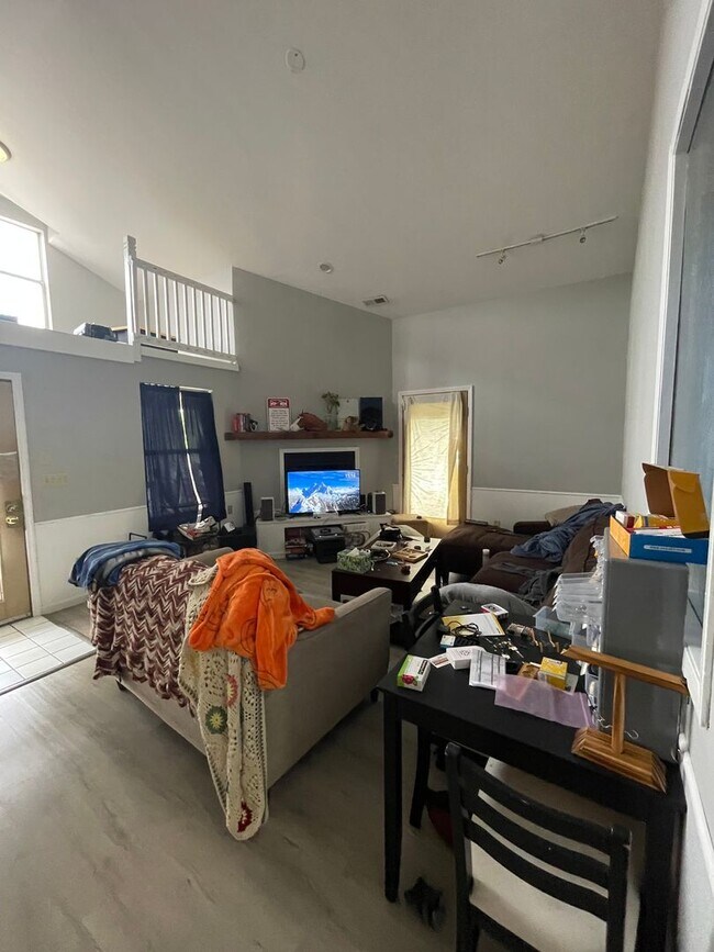 Foto del edificio - OSU North Campus 5 bedroom 2 bath apartment