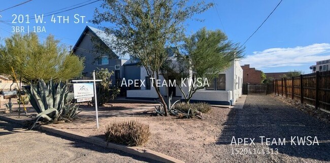 Building Photo - $1495-Charming 3 Bed | 1 Bath Adobe Home N...