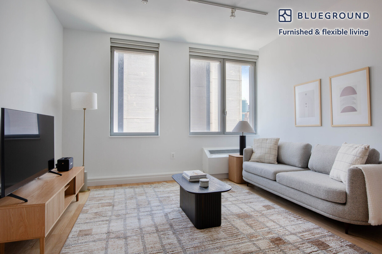 Foto principal - 554 W 54th St