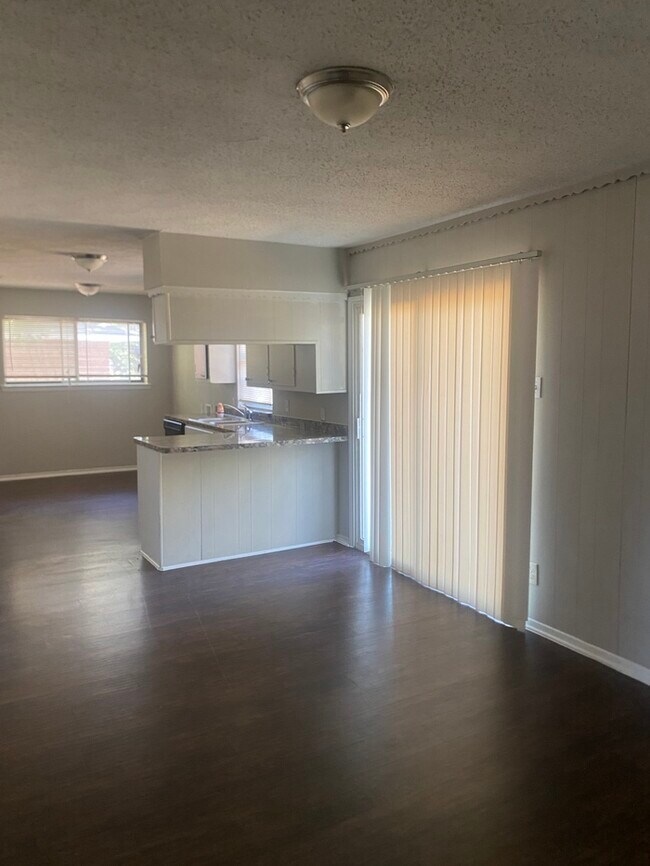 Foto del edificio - 939 E Red Bird Ln