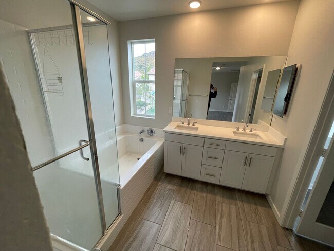 Building Photo - 35795 Landon Ln