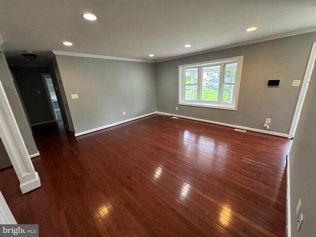 Building Photo - 2327 Woodberry Dr