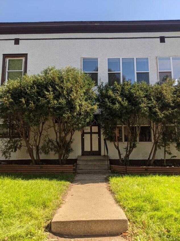 Foto principal - 1523 3rd St NE