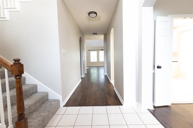 Building Photo - 9804 Hickory Hollow Ln