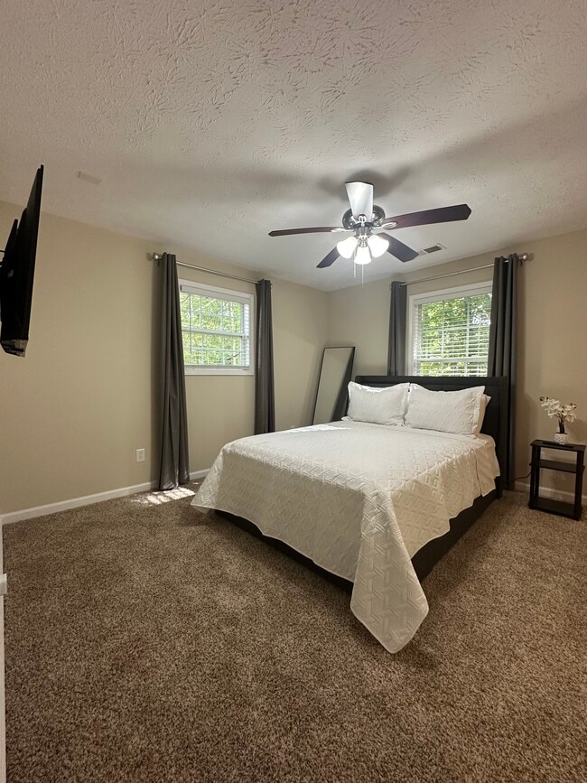 Building Photo - 6630 Leisure Trl