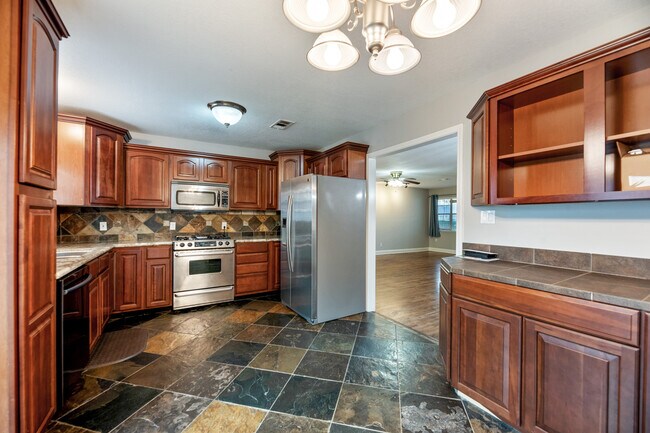 Kitchen - 5314 Angelo St