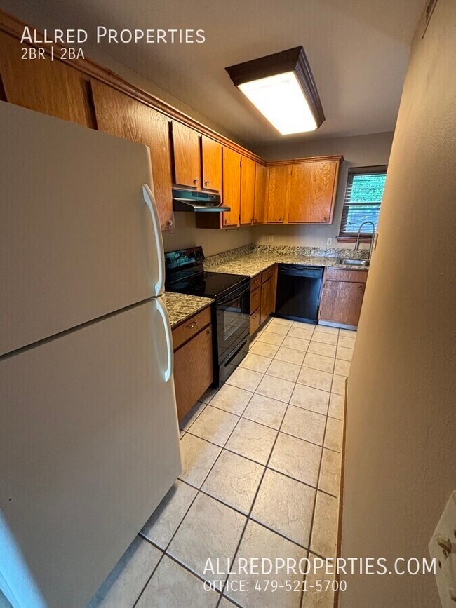 Foto del edificio - 2481 N Brophy Ave