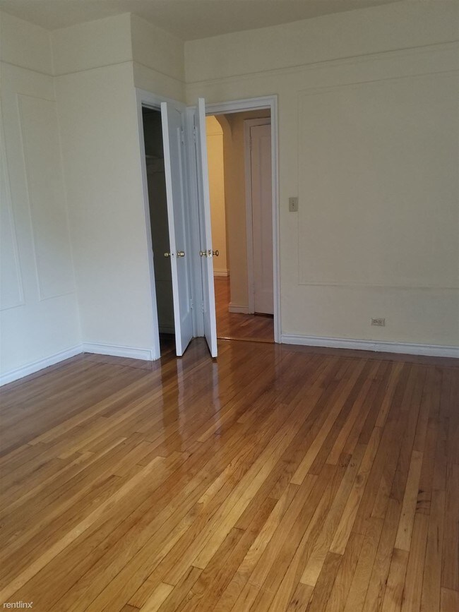 Building Photo - 2 br, 1 bath  - 3111 Brighton 1st Pl