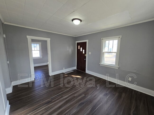 Building Photo - 323 Idaho St