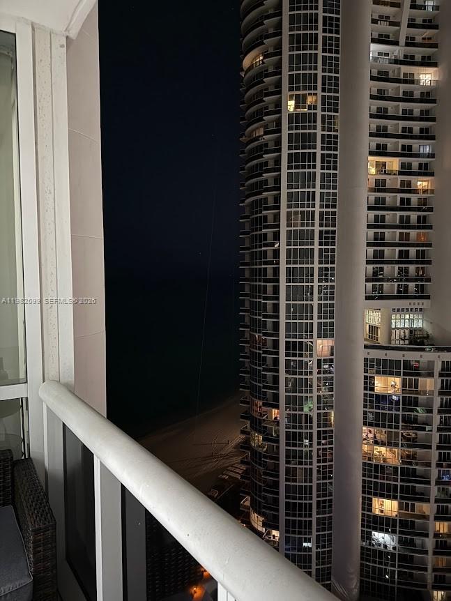Foto del edificio - 18201 Collins Ave