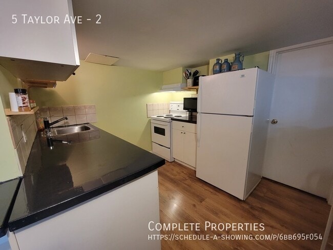 Building Photo - ALL INCLUSIVE 1 Bedroom with parking and o...