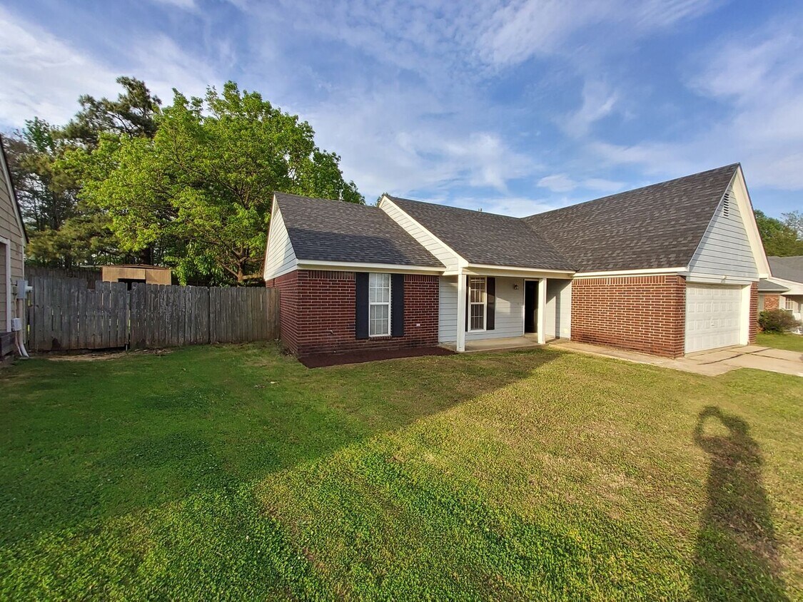 Foto principal - 10770 Oak Leaf Dr