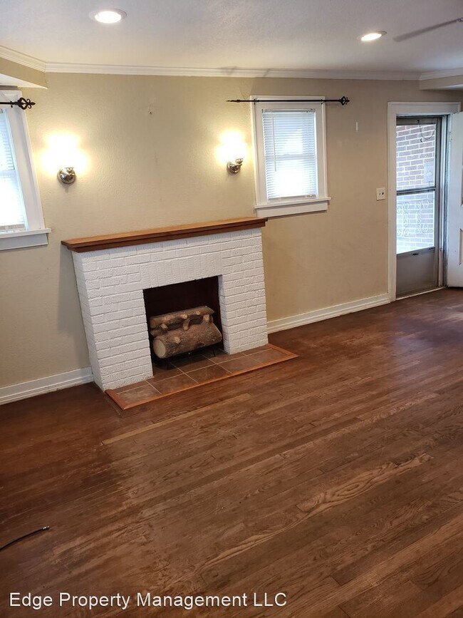 Building Photo - 3 br, 1 bath House - 1204 SW 12th Ave.