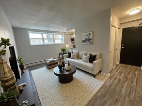 Building Photo - 385 Melvin Ave