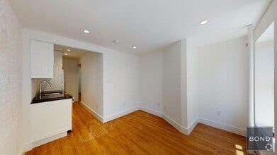 Building Photo - 240 W 10th St