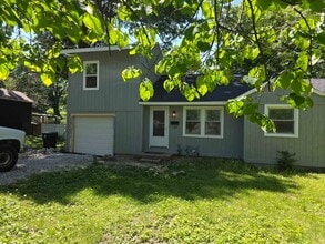 Building Photo - 11208 Applewood Dr