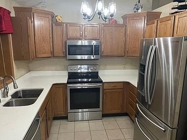 Foto del edificio - 6921 Village Park Dr