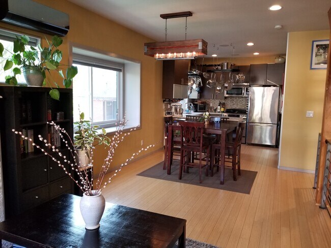 Foto del edificio - 67 E Boston St