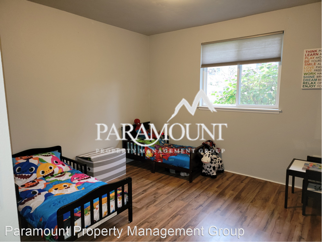 Building Photo - 3 br, 1 bath House - 7180 E Raintree Ln