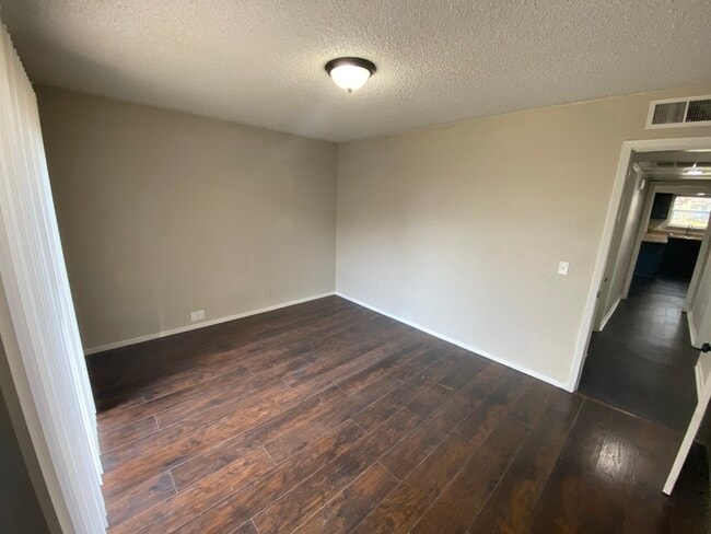 Building Photo - 4811 Houghton Ave