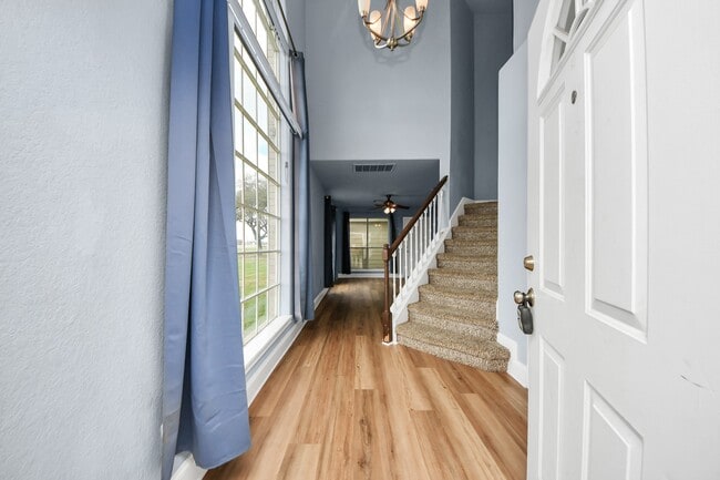 Building Photo - 1010 Gardenwalk Dr