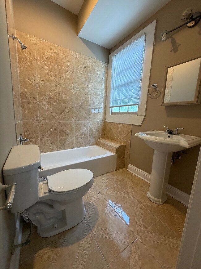 Baño1 - 1910 Esplanade Ave