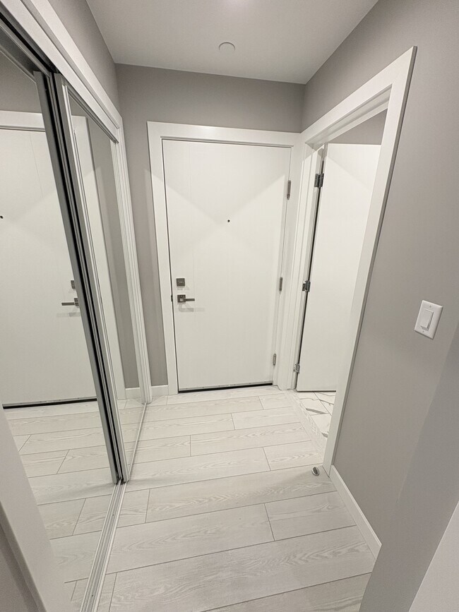 Photo du bâtiment - 310-215 15 Ave SW