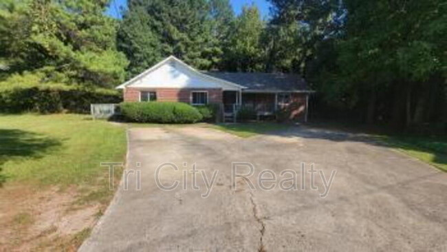 Building Photo - 135 Rose Ct