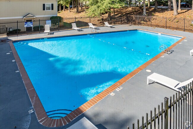 Piscina - Nissan Golden Gate