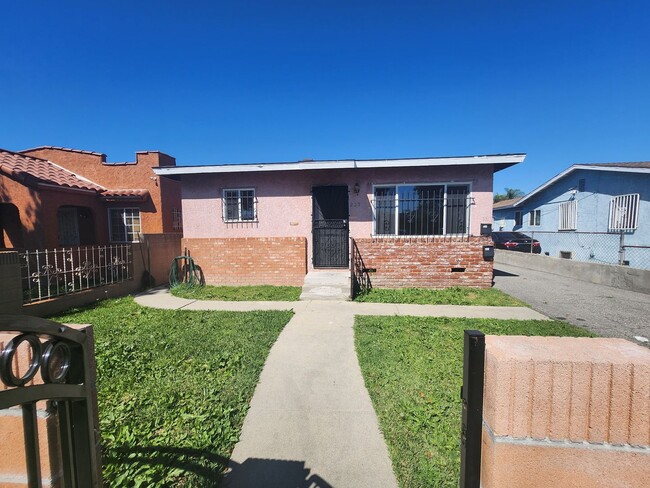 Photo - 229 E 89th St Apartment