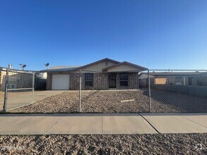 Building Photo - 5761 Longview Dr