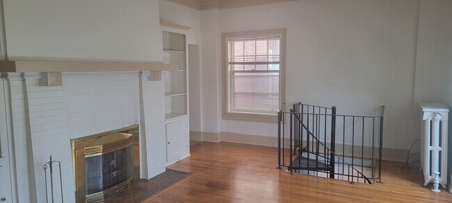 Living room - 6008 8th Ave