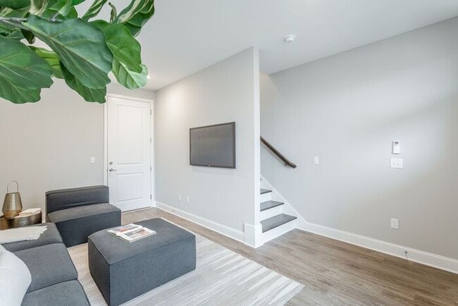 Photo - 2316 E 18th St Pl House