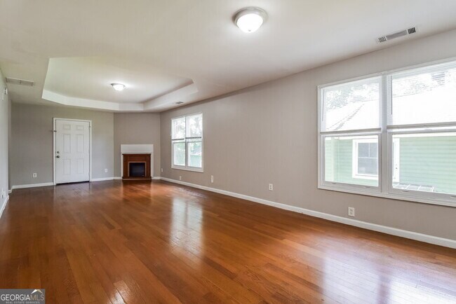 Foto del edificio - 700 S Grand Ave NW