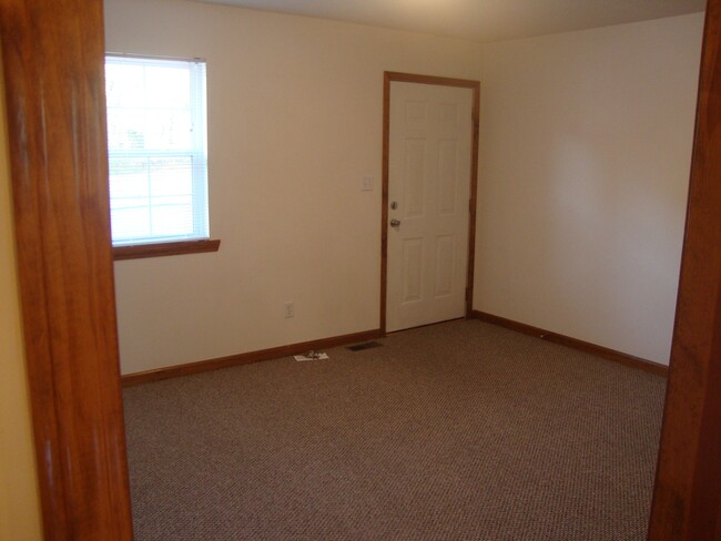 Living Room on Entrance - 390 Cedar Grove Rd
