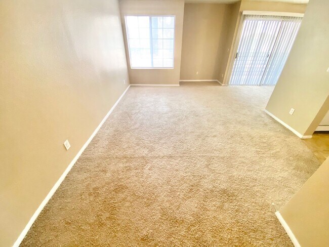 Building Photo - CUTE GATED COMMUNITY CONDO! NEW PAINT & NE...