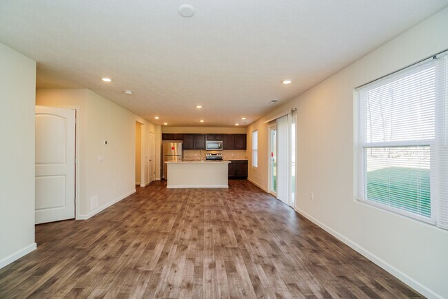 Foto del edificio - 2233 Woodson Dr