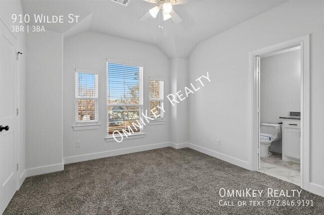 Building Photo - 910 Wilde St