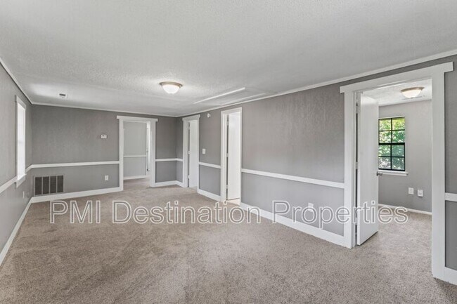 Building Photo - 13308 6 St