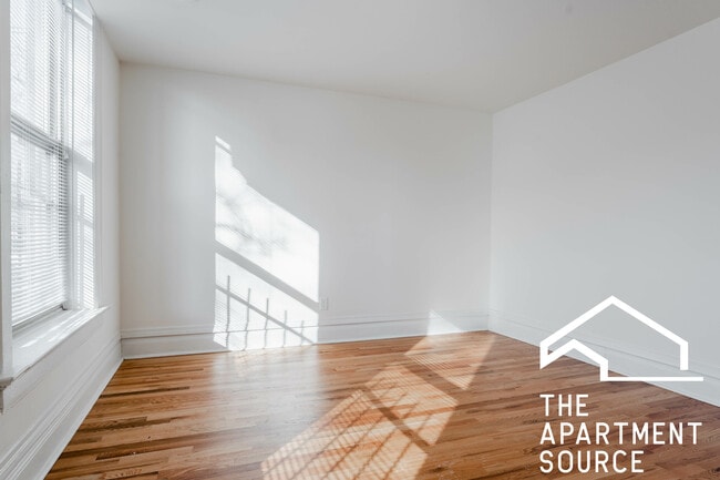 Building Photo - 1613 N Leavitt St