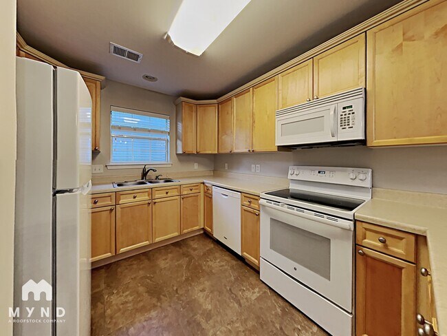 Foto del edificio - 306 Forest Lakes Dr