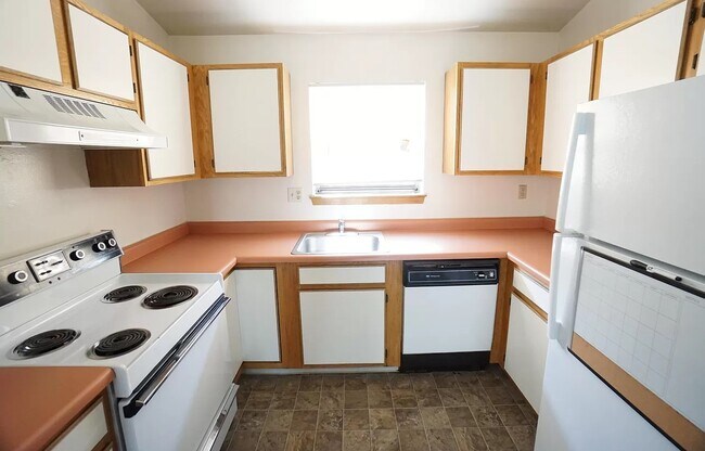 Photo - 364 S Estes St Townhome