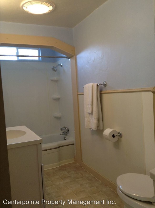 Building Photo - 2 br, 1 bath House - 449 West Agee Street