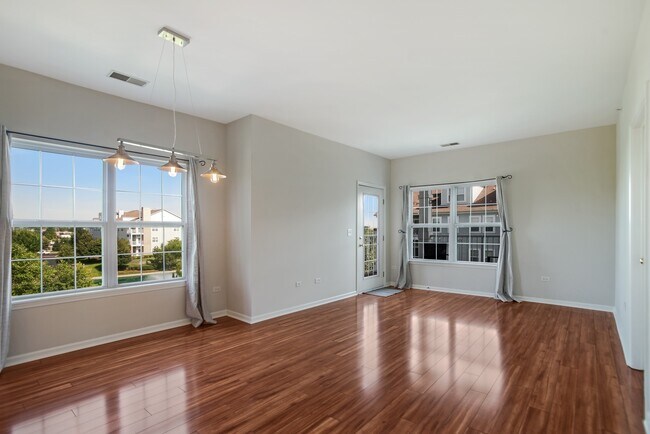 Foto del edificio - 1267 W Lake St